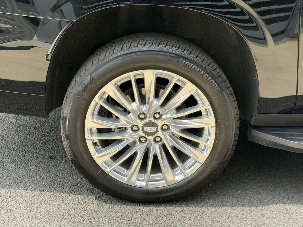 Certified 2025 Cadillac Escalade ESV Premium Luxury AWD/4WD image 7
