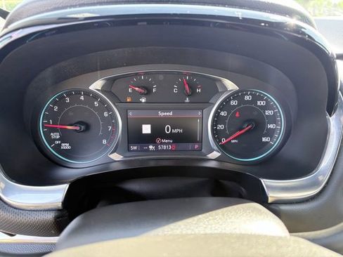 Used 2023 Chevrolet Traverse RS FWD image 25