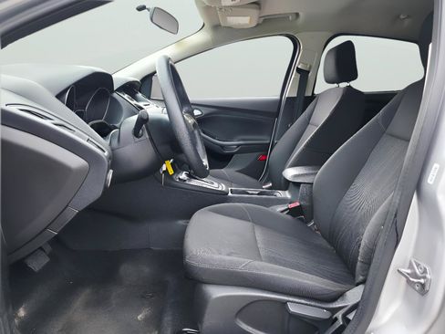 Used 2016 Ford Focus SE FWD image 7