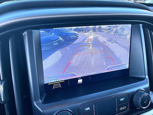 Used 2022 GMC Canyon Denali image 16