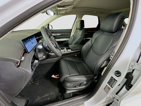 New 2026 Genesis GV70 2.5T Advanced AWD/4WD image 16