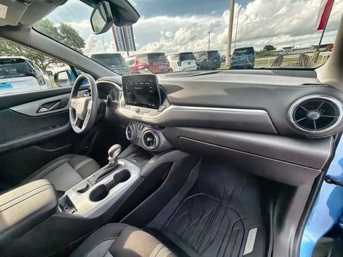 Used 2024 Chevrolet Blazer LT w/ Convenience Package FWD image 28