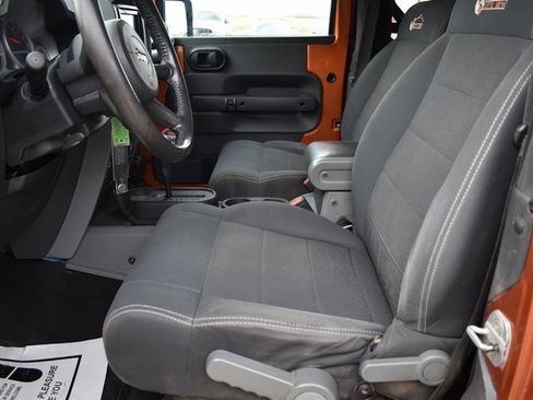 Used 2010 Jeep Wrangler Mountain image 17