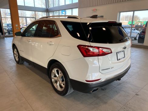 Used 2020 Chevrolet Equinox LT image 3