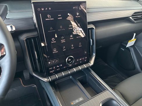 New 2026 GMC Acadia AT4 w/ Luxury Package AWD/4WD image 24