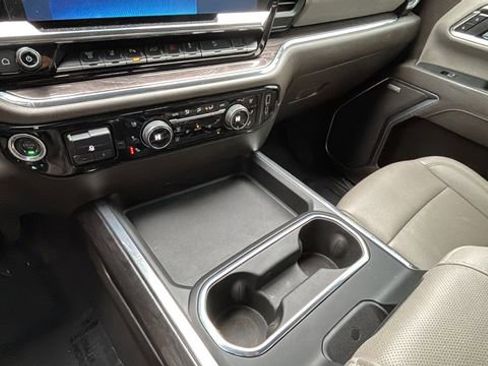 Used 2024 Chevrolet Silverado 2500 LTZ w/ LTZ Premium Package image 14