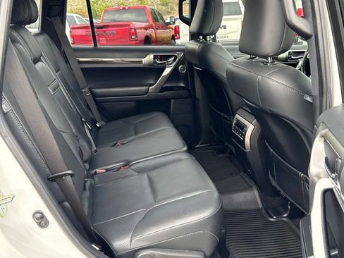 Used 2022 Lexus GX 460 Luxury w/ Off Road Package AWD/4WD image 18