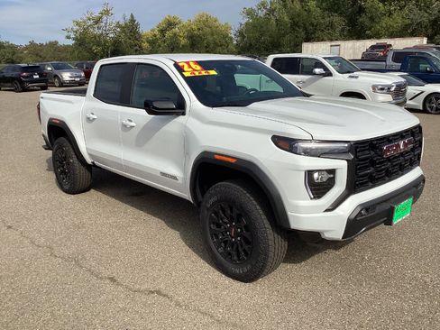 New 2026 GMC Canyon Elevation w/ Convenience Package image 3