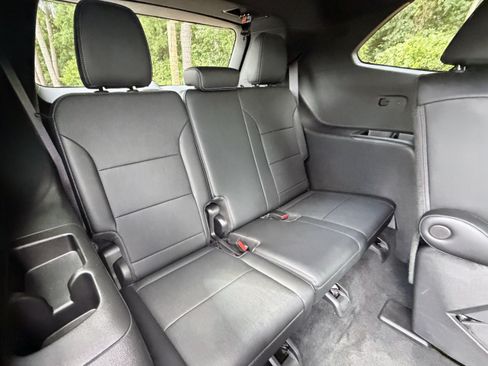 Used 2025 Buick Enclave Preferred FWD image 18