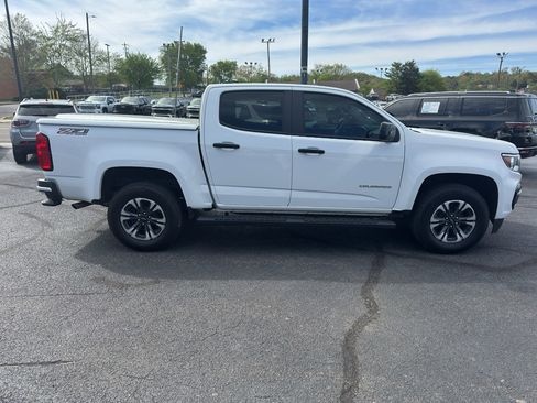 Used 2022 Chevrolet Colorado Z71 image 2