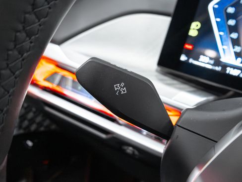 Used 2023 BMW 760i xDrive w/ Parking Assistance Package image 58