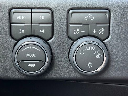 New 2026 Chevrolet Silverado 1500 LT w/ Z71 Off-Road Package image 17