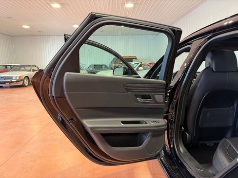 Used 2018 Jaguar XF S image 19