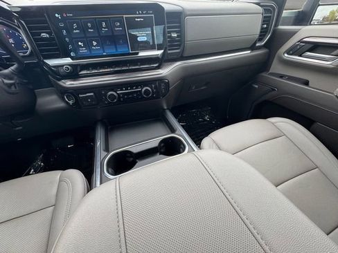 Used 2024 Chevrolet Silverado 2500 LTZ w/ LTZ Plus Package image 3