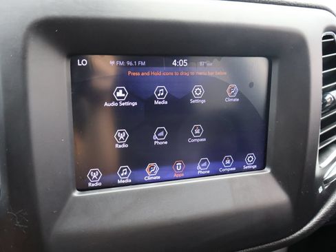 Used 2018 Jeep Compass Latitude w/ Popular Equipment Group FWD image 29