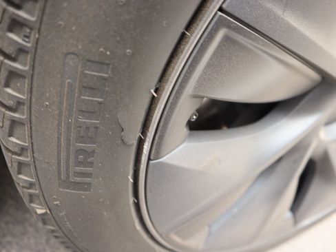 Used 2024 Tesla Model Y 2WD image 20