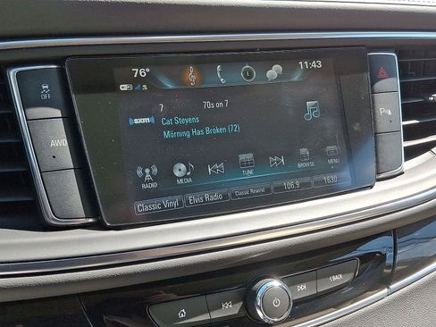 Used 2019 Buick Enclave Essence image 18