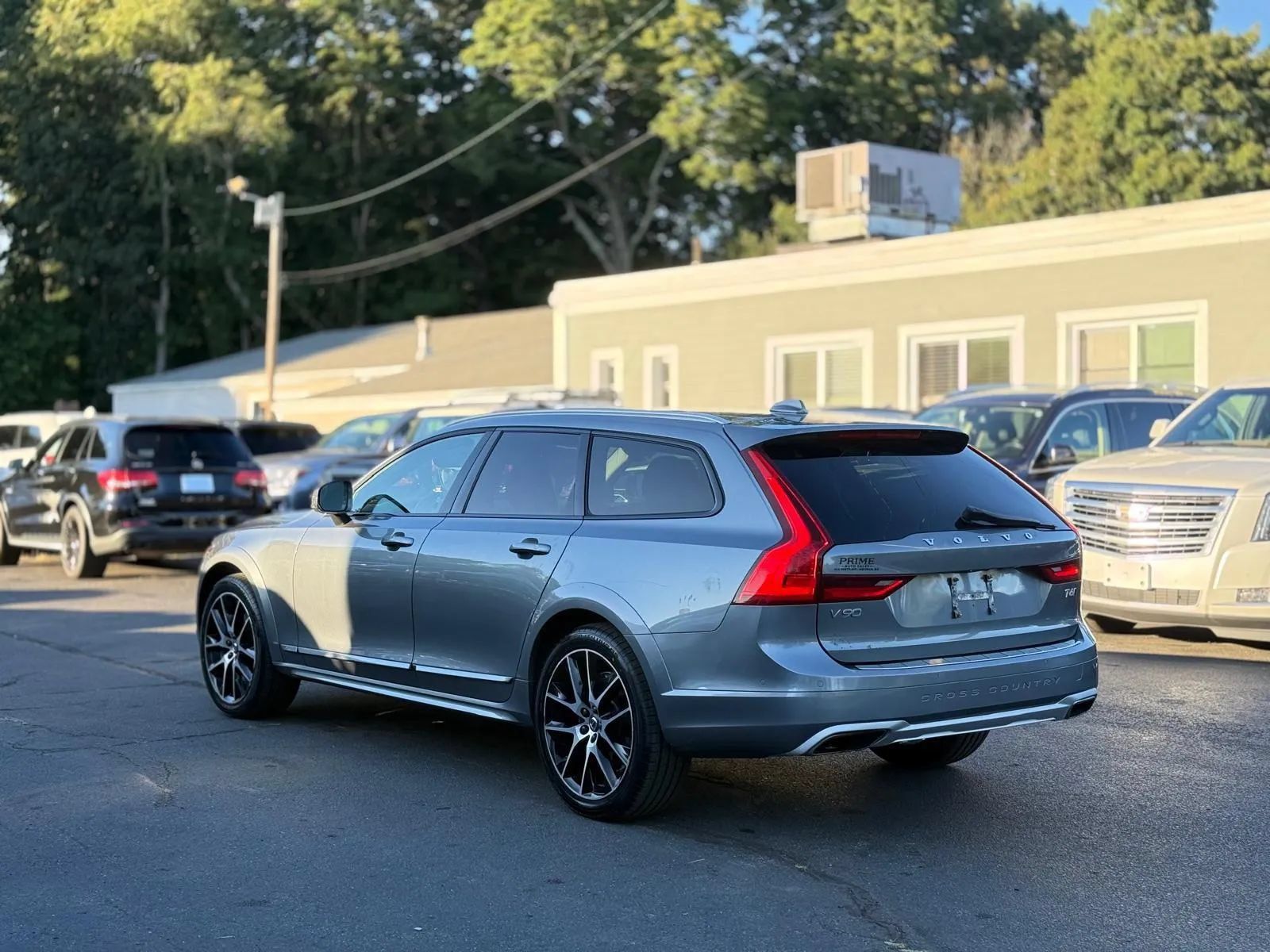 Used 2018 Volvo V90 T6 Cross Country w/ Convenience Package AWD/4WD image 4