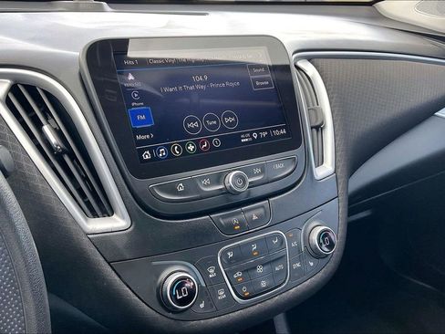 Used 2022 Chevrolet Malibu LT image 24