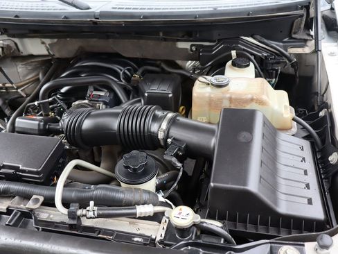 Used 2010 Ford F150 XLT image 38