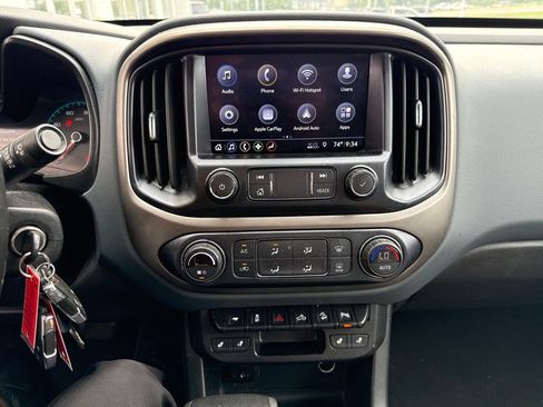 Used 2021 Chevrolet Colorado Z71 AWD/4WD image 16