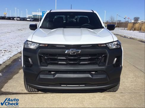 Used 2024 Chevrolet Colorado W/T w/ Safety Package image 2