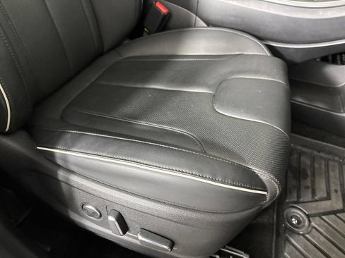 Used 2024 Hyundai Palisade SEL FWD image 33
