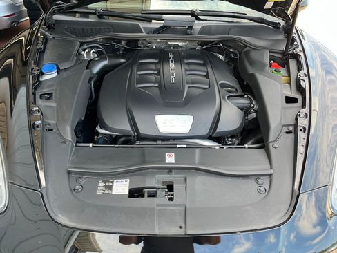 Used 2014 Porsche Cayenne Diesel Platinum Edition AWD/4WD image 47