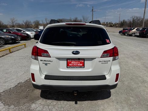 Used 2010 Subaru Outback 2.5i Premium image 4
