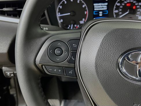 Used 2025 Toyota Corolla SE image 19