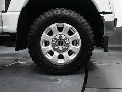 Used 2023 Ford F350 XLT w/ FX4 Off-Road Package image 16