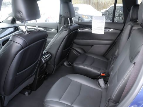 Used 2024 Cadillac XT6 Premium Luxury image 28