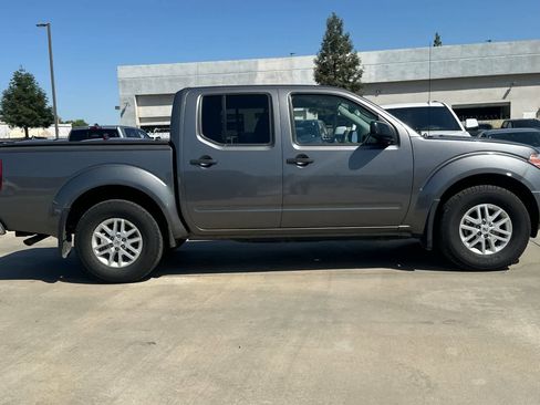 Used 2020 Nissan Frontier SV image 9