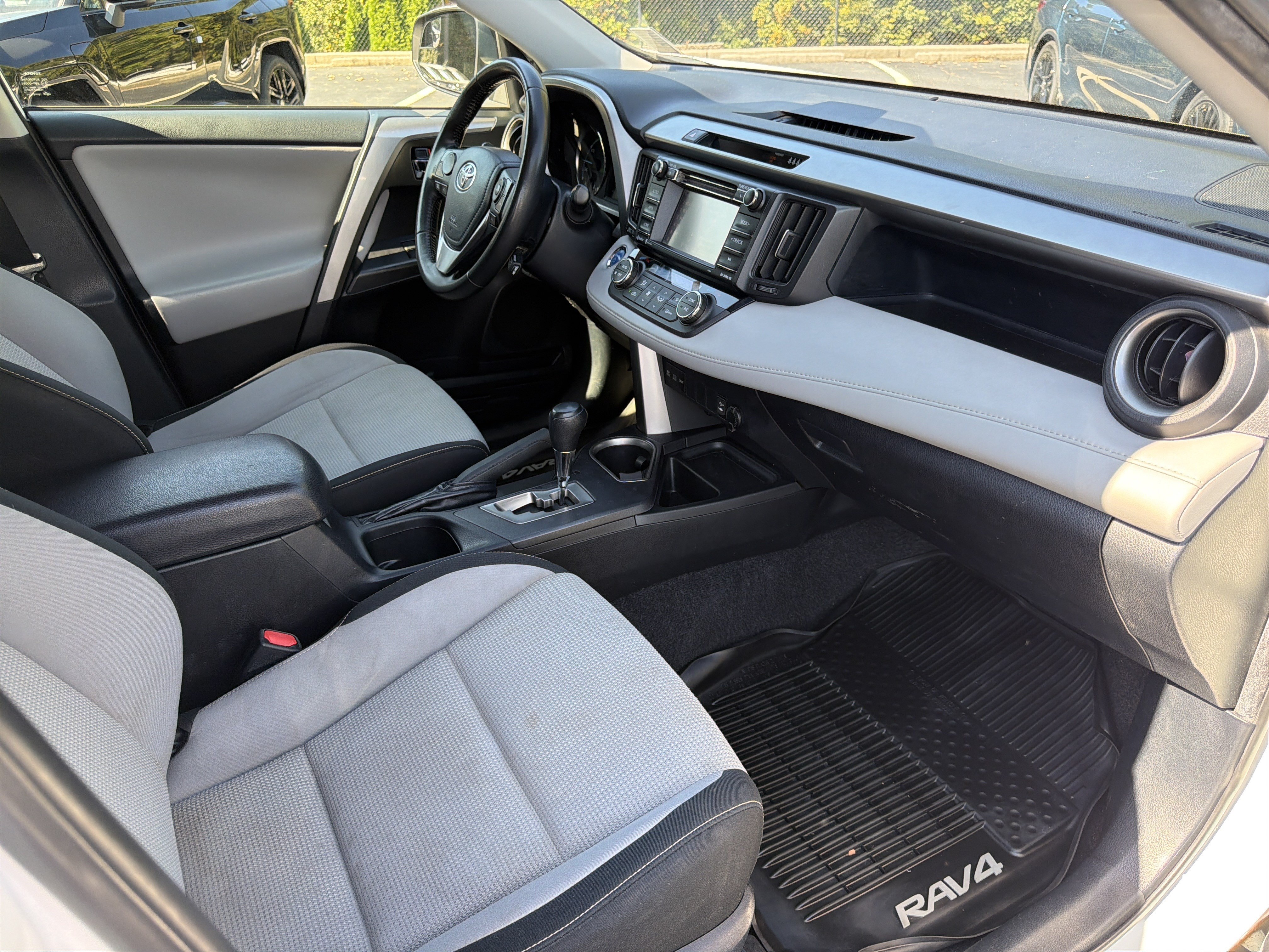 Used 2018 Toyota RAV4 XLE w/ Protection Package AWD/4WD image 13