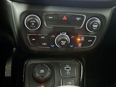 Used 2017 Jeep Compass Limited image 15