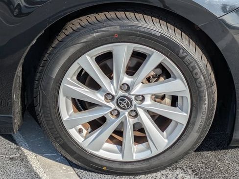 Used 2022 Toyota Camry LE FWD image 11