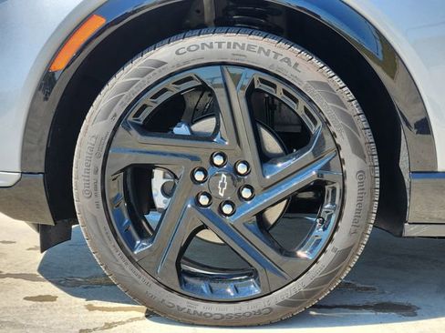 New 2025 Chevrolet Equinox EV RS image 9