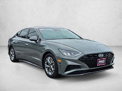 Used 2023 Hyundai Sonata SEL w/ Convenience Package FWD image 3