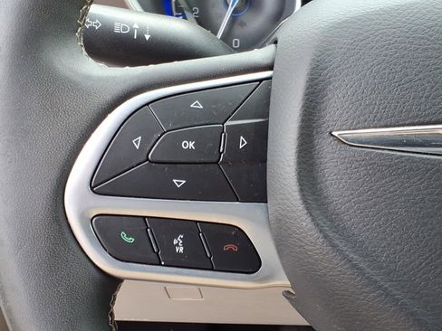 Used 2023 Chrysler Voyager LX FWD image 11