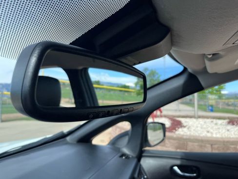 Used 2019 Nissan Leaf SL w/ SL Technology Package FWD image 16