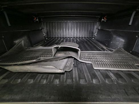 Used 2017 Toyota Tacoma SR5 image 14