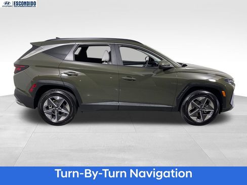 Certified 2025 Hyundai Tucson SEL AWD/4WD image 6