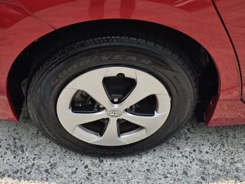 Used 2013 Toyota Prius Four w/ Deluxe Solar Roof Pkg FWD image 12