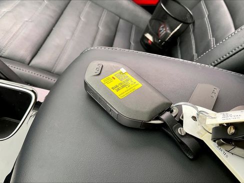 Used 2024 Kia Telluride SX Prestige w/ Towing Package image 13