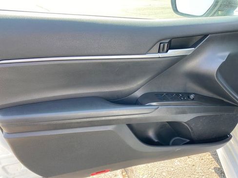 Used 2023 Toyota Camry SE FWD image 15