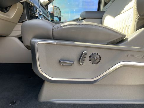 Used 2026 Ford F450 Platinum w/ Platinum Plus Package image 28