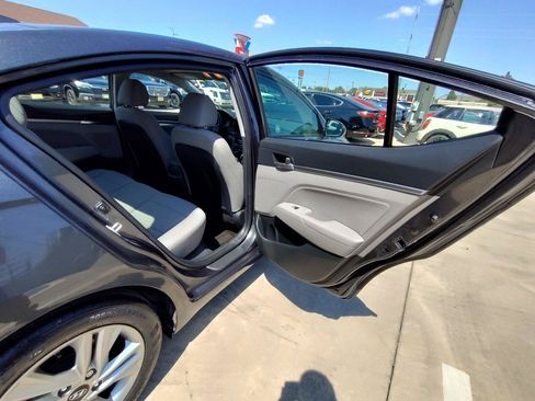 Used 2020 Hyundai Elantra SEL FWD image 32