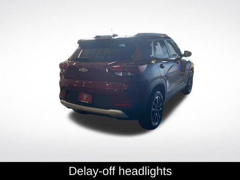 Used 2025 Chevrolet TrailBlazer LT AWD/4WD image 16