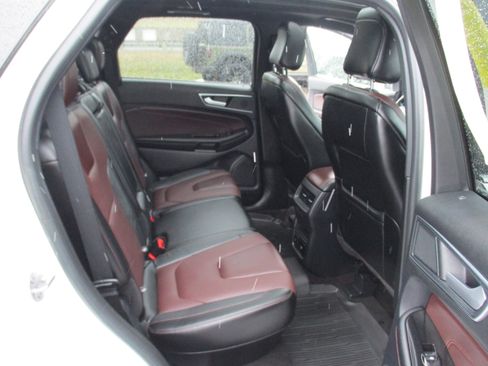 Used 2020 Ford Edge Titanium w/ Equipment Group 301A image 15