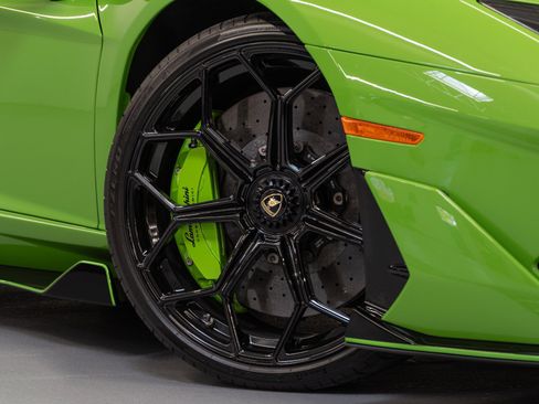 Used 2021 Lamborghini Aventador SVJ AWD/4WD image 2